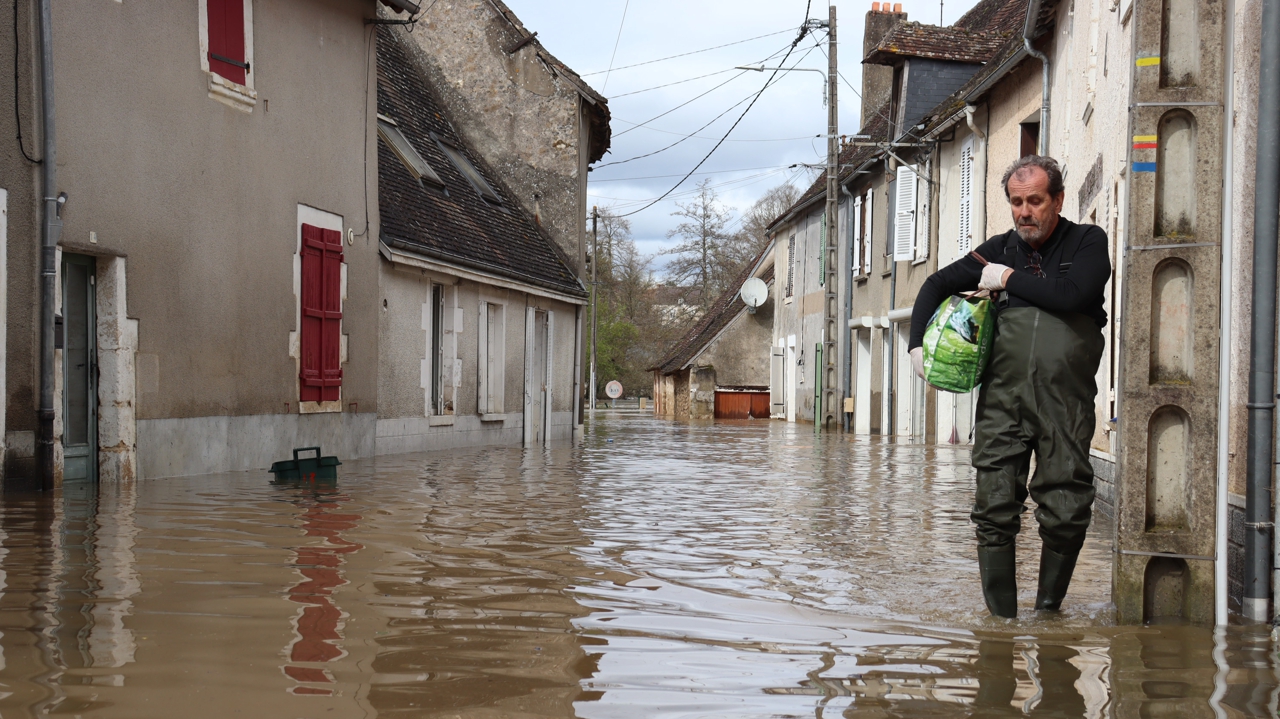L&rsquo;eau ravage nos maisons : les sinistres explosent en 2024