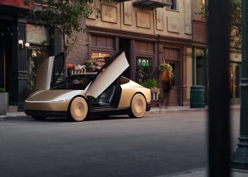 découvrez les taxis tesla autonomes, une révolution dans le transport ! profitez d'un voyage sûr et confortable grâce à la technologie de conduite autonome, tout en respectant l'environnement avec des véhicules 100% électriques. réservez dès maintenant votre expérience futuriste !