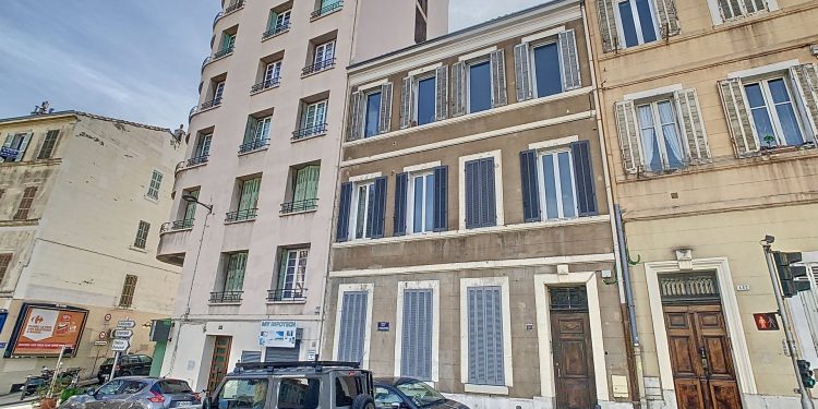 découvrez les meilleures opportunités d'achat de biens immobiliers à marseille lors de nos enchères. profitez de tarifs attractifs et d'une sélection variée de propriétés, allant des appartements aux maisons. ne manquez pas votre chance d'investir dans la belle cité phocéenne !