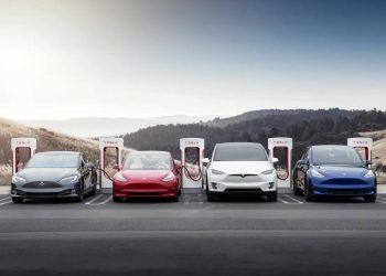 découvrez les dernières tendances concernant la chute des prix des tesla d'occasion. informez-vous sur les meilleures offres, les modèles disponibles et les conseils pour acheter une tesla d'occasion au meilleur prix.