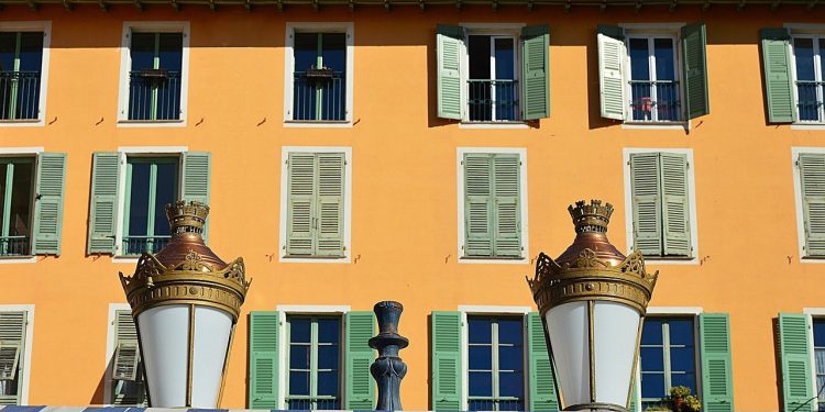 Réduire vos coûts d’assurances à Nice : astuces et conseils pratiques
